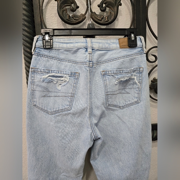 American Eagle Outfitters Light Blue Mom Jeans - Picture 7 of 9